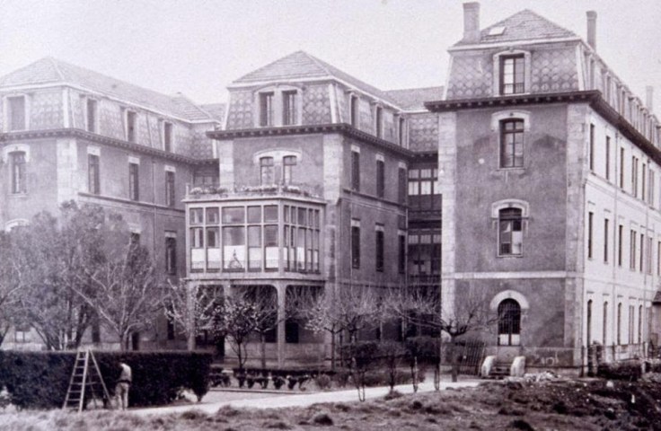 Antigua Maternidad de Santutxu ( hoy Centro de Salud).