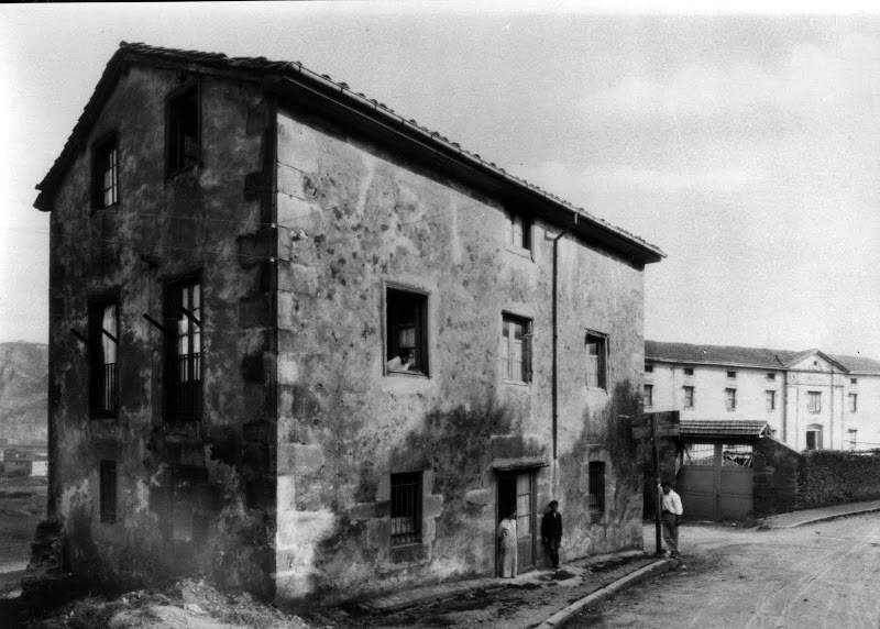 Casa junto a Fabrica Tabacalera
