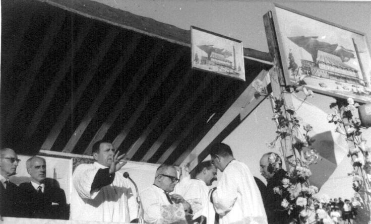 Octubre de 1966 .1ª piedra de la nueva iglesia de San Francisquito 3