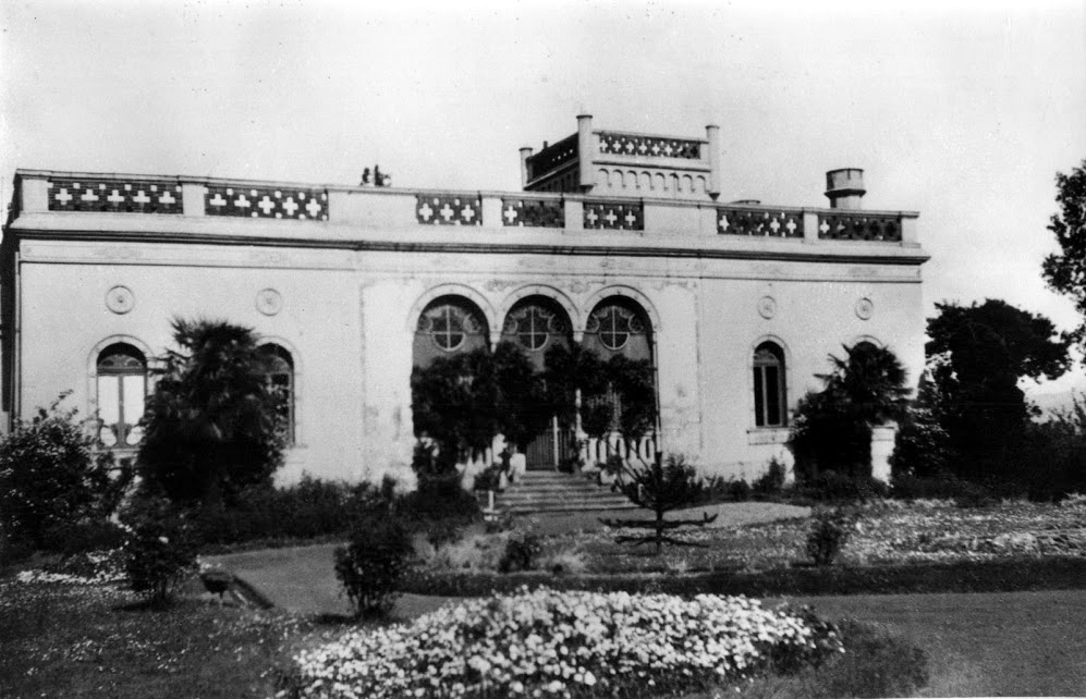 Palacio Encantado. En la calle Iturriaga por donde telefónica