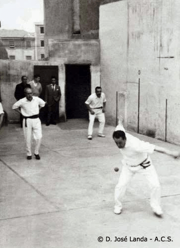 Partido de pelota en el frontón de Juan de la Cosa