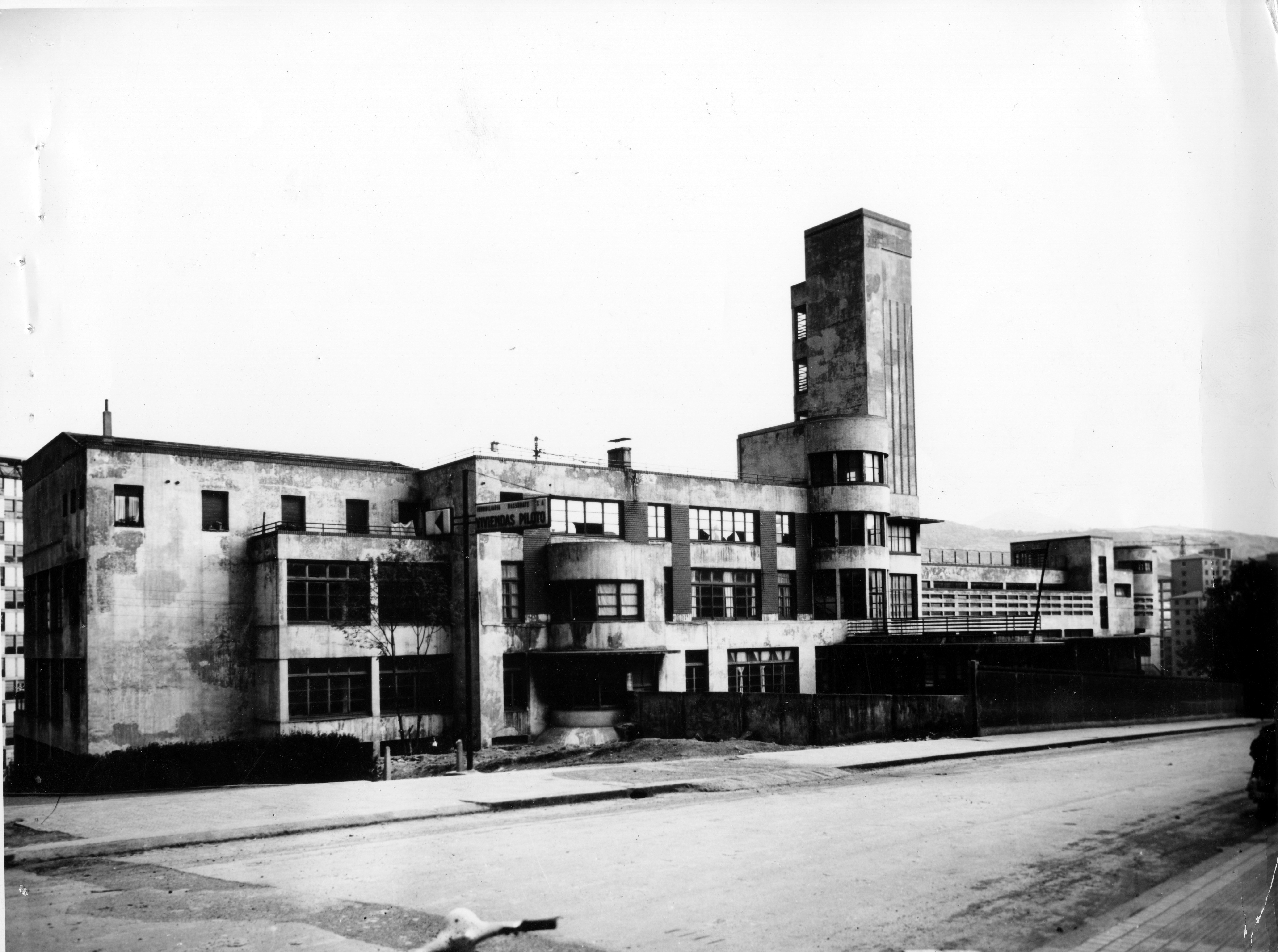 ESCUELA LUIS BRIÑAS 1933