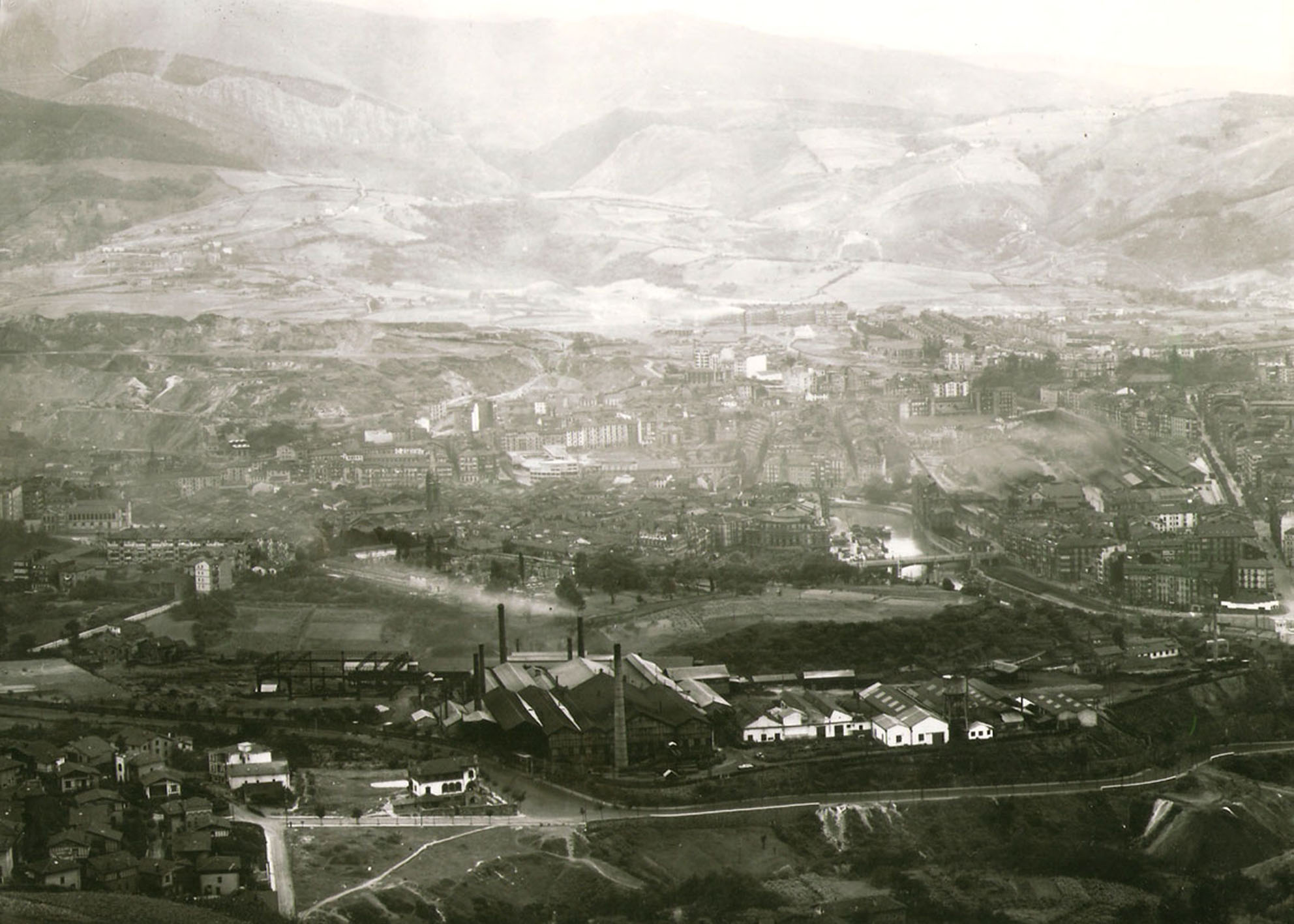 FABRICA ECHEVARRIA S.A. DESDE ARTXANDA HACIA 1900