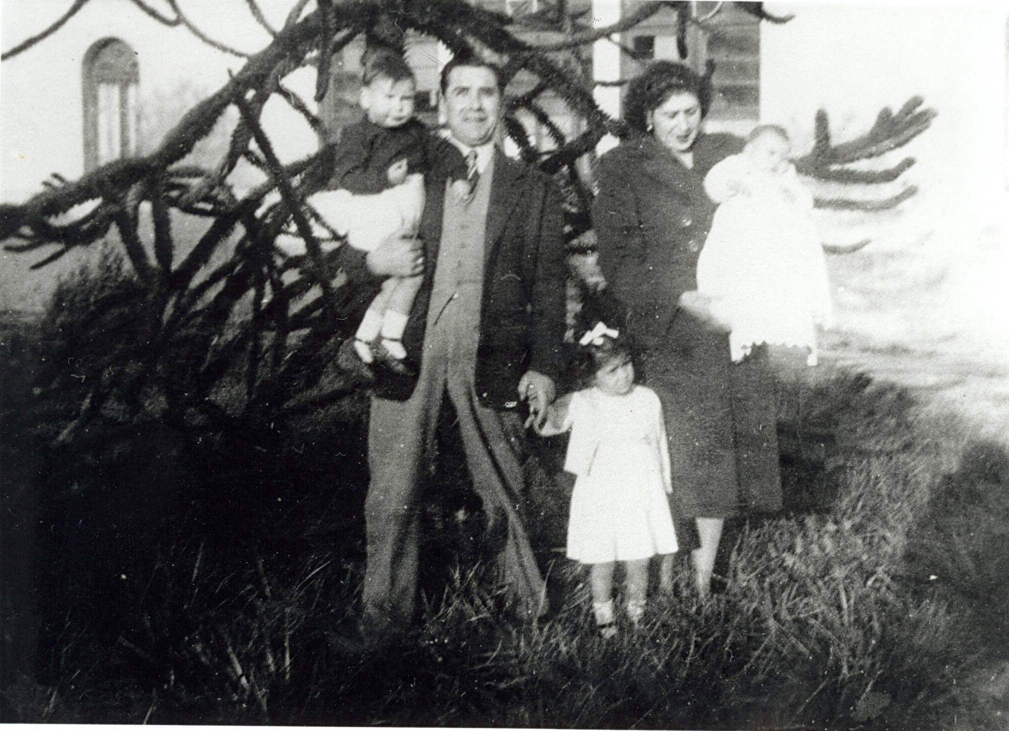 GUARDAS DEL CHALET EL PALACIO ENCANTADO