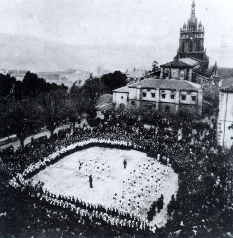 IGLESIA DE BEGOÑA TRASERA ABERRI EGUNA 1932