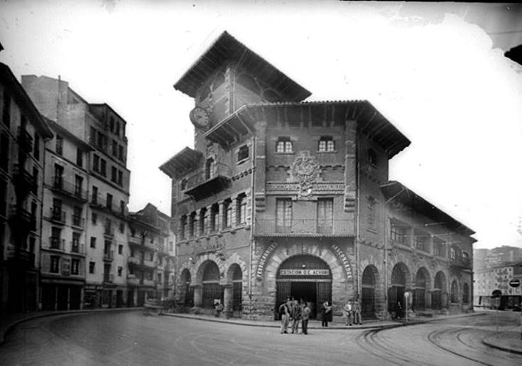 1954. Estación de tren de Atxuri. Imagen del archivo de la Fundación Sancho el Sabio.