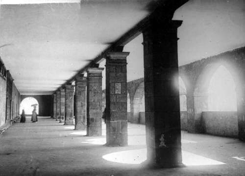 Begoña. Pórtico de la iglesia. 1919. Foto Indalecio Ojanguren