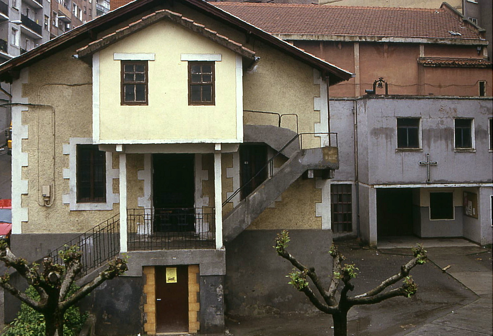 Iglesia y cine de Bolueta