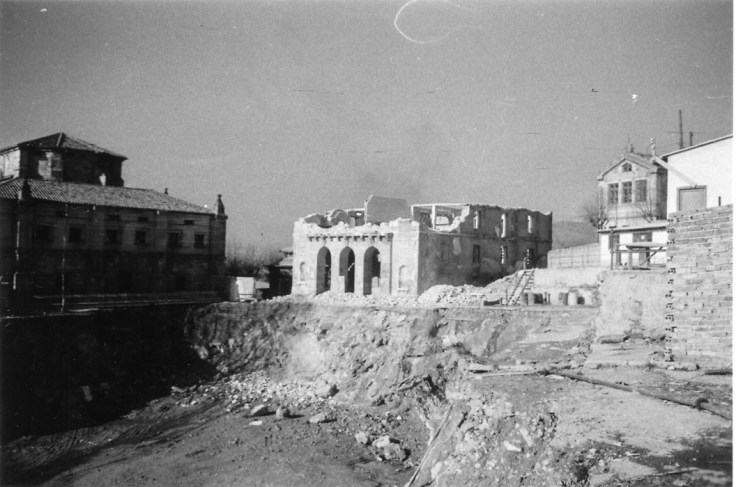 El escarnio de la demolición la ha dejado blanca