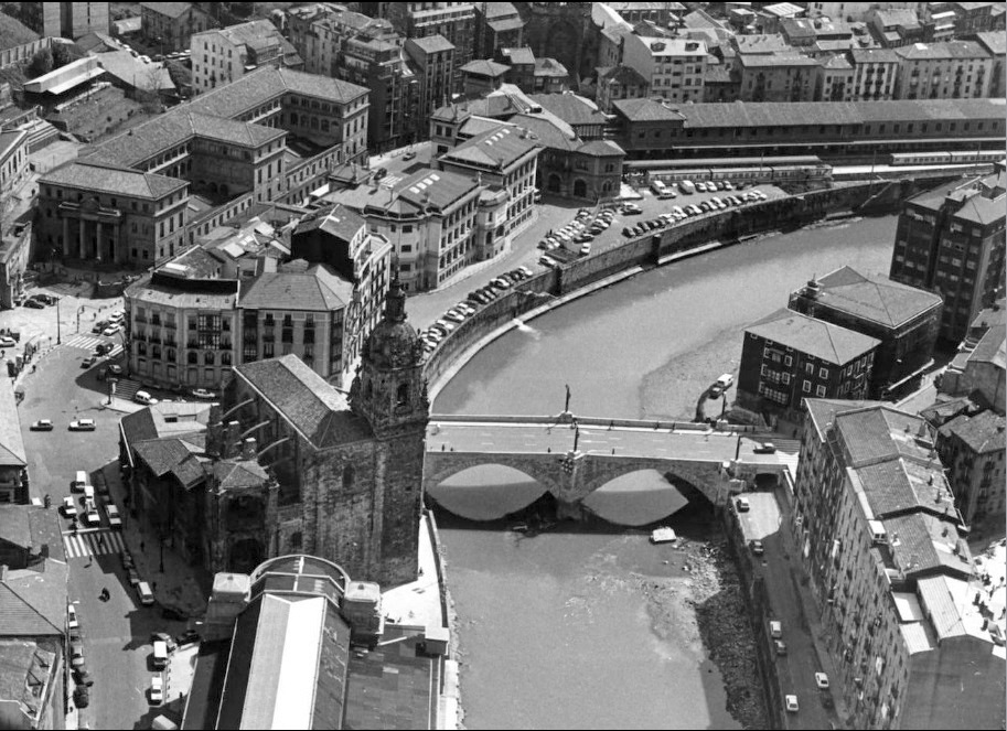 Panorámica de la estación y su entorno en 1992