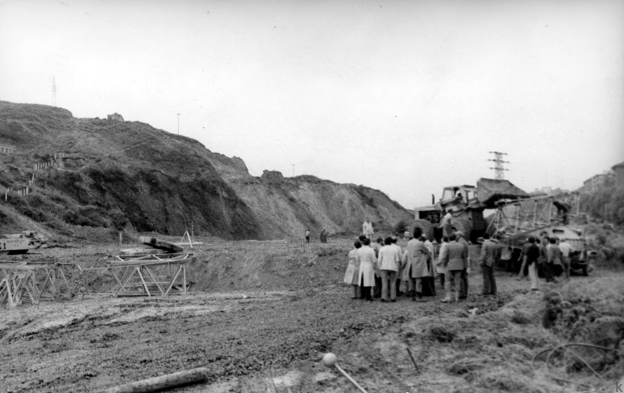 Visita a las obras de construcción escuela Párroco Pedro Ugaz.Foto Cecilio. Bilboko Udal Artxiboa