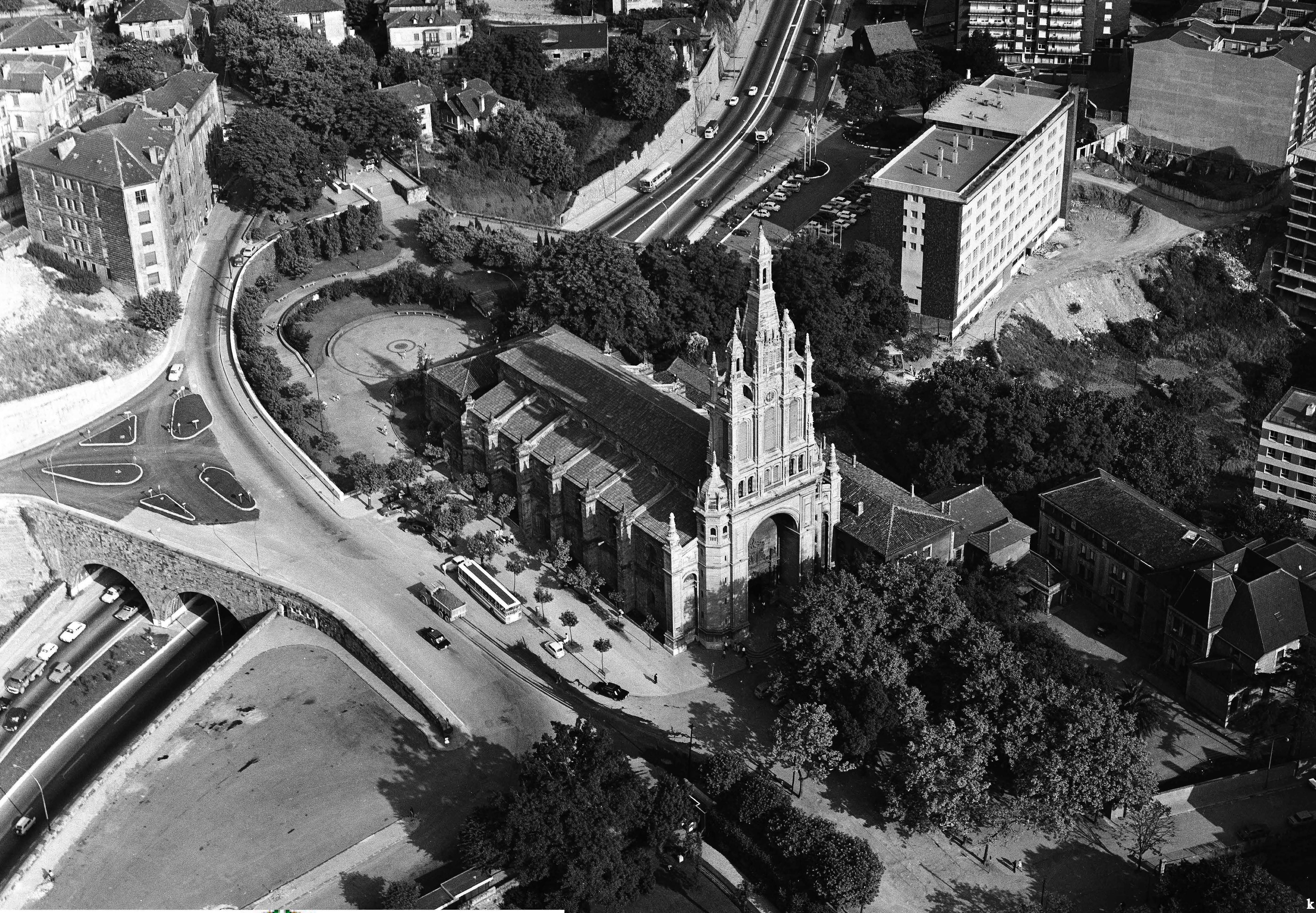 1971 Begoña zurbaran21. Fondo fotográfico de la empresa FOAT. Archivo Histórico de Euskadi