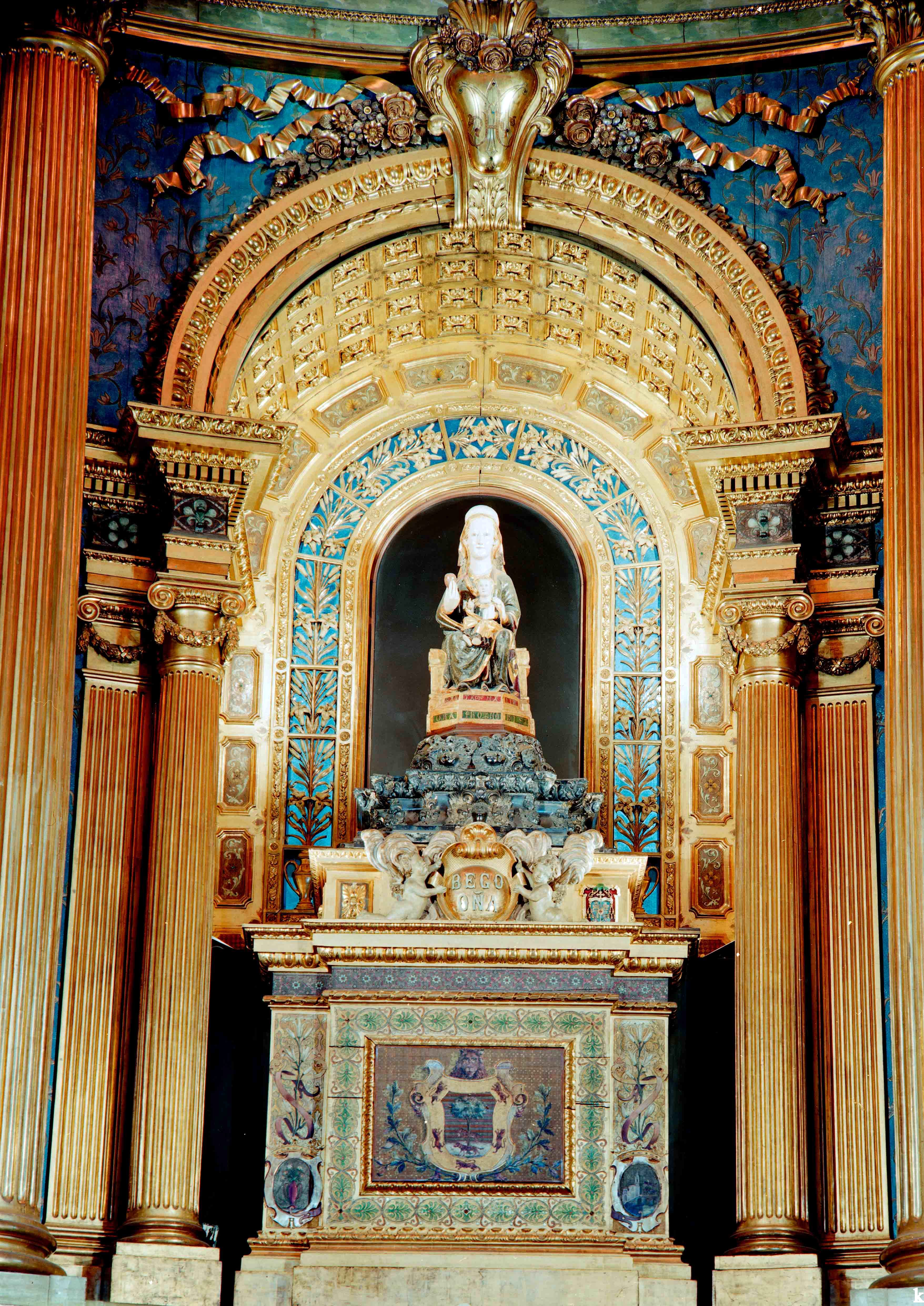 2001 Iglesia de Begoña zurbaran 31. Fondo fotográfico de la empresa FOAT. Archivo Histórico de Euskadi