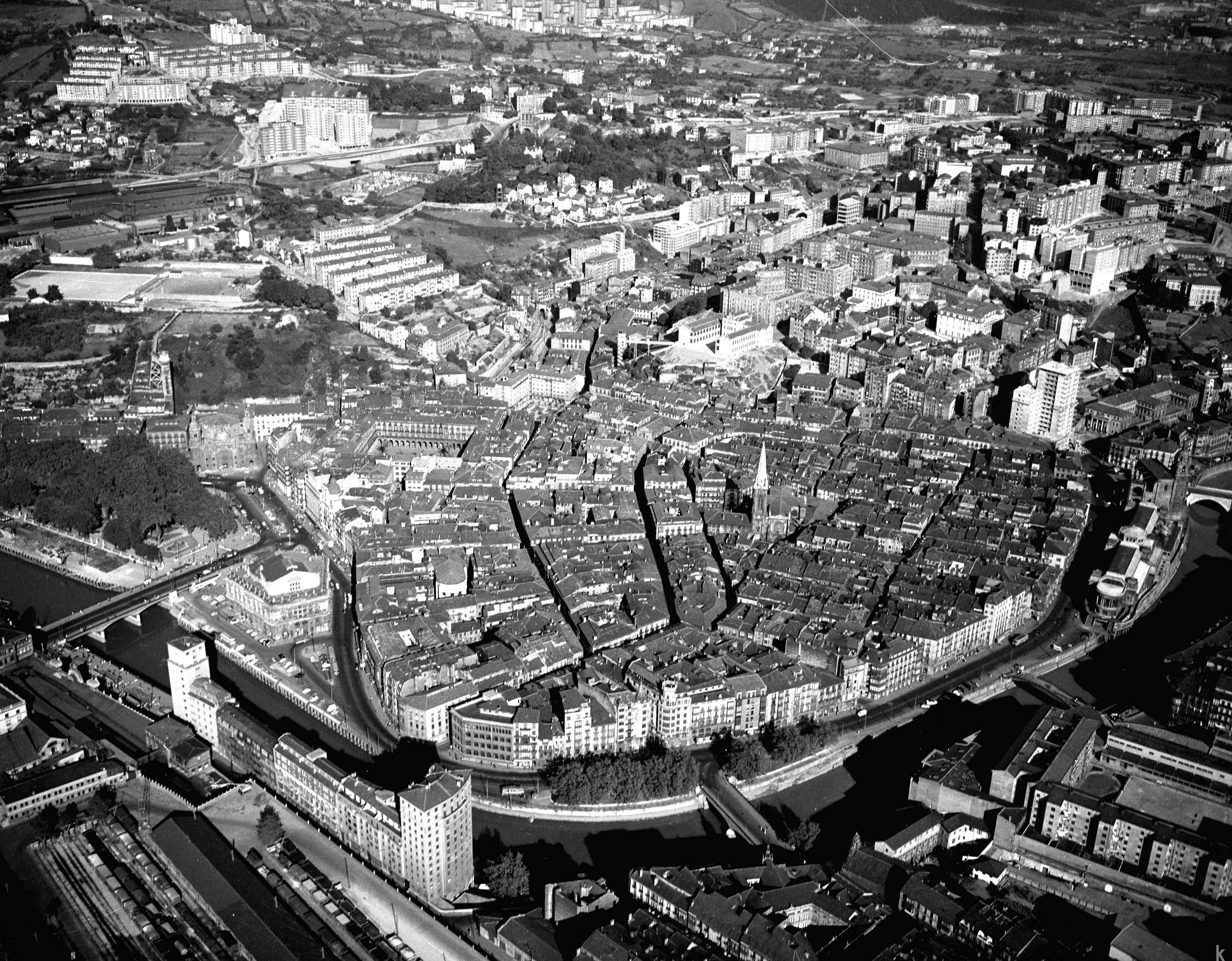 Casco viejo. Begoña. Fondo fotográfico de la empresa FOAT. Archivo Histórico de Euskadi