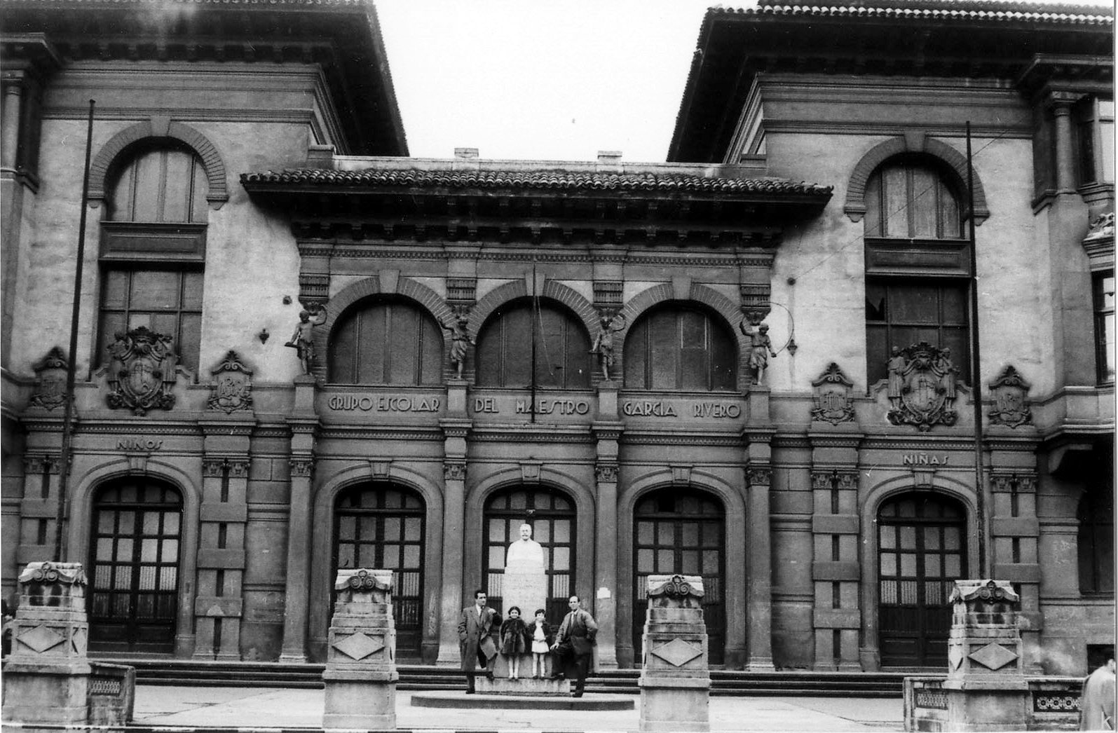 Escuela Maestro GarcÃ­a Rivero de Bilbao. DÃ©cada 1950