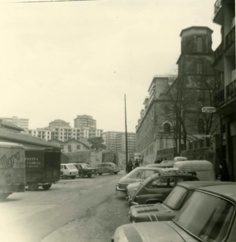 La imagen tiene un atributo ALT vacío; su nombre de archivo es 1978.-calle-karmelo.-fuente-bilbao-izan-ondarea-patrimonio..jpg