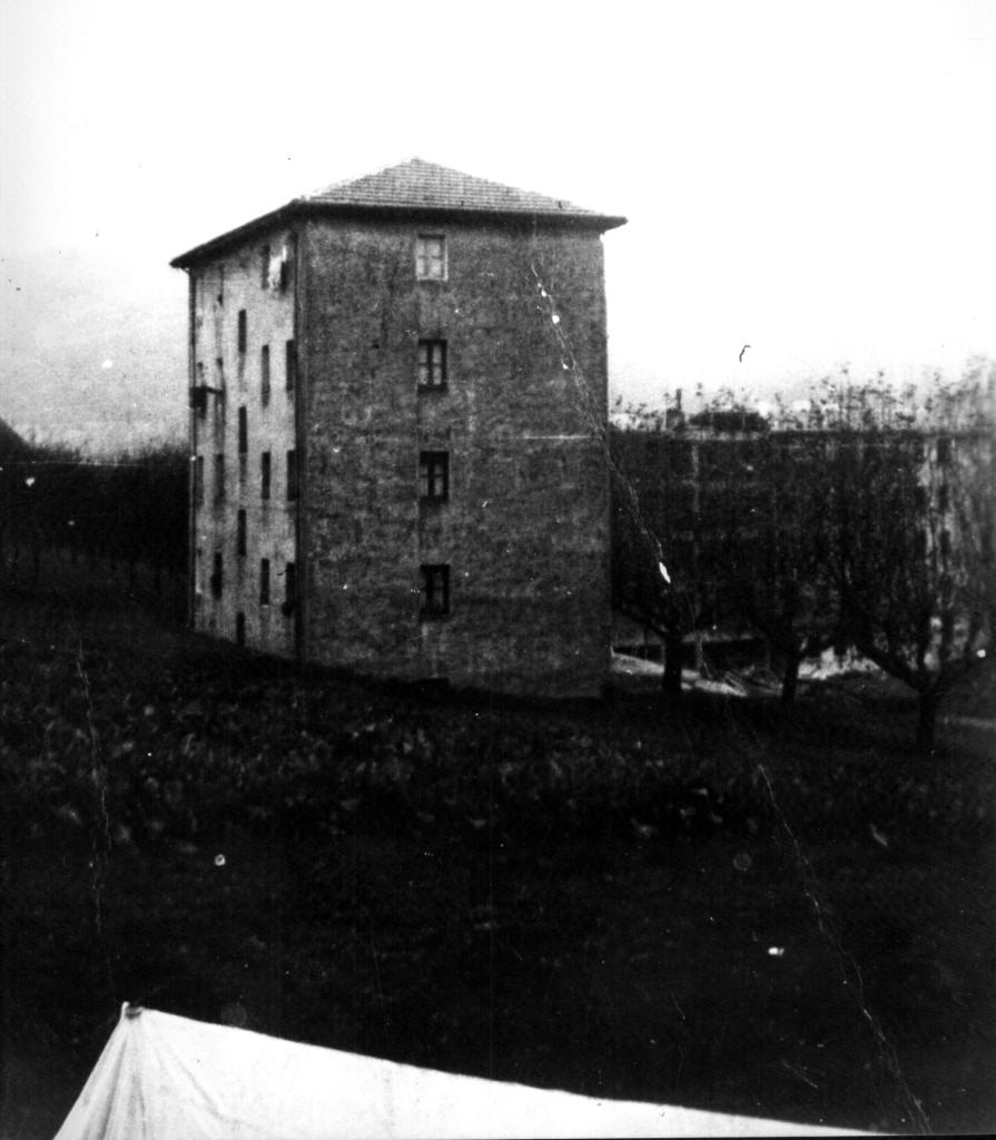 La imagen tiene un atributo ALT vacío; su nombre de archivo es 26-casa.jpg