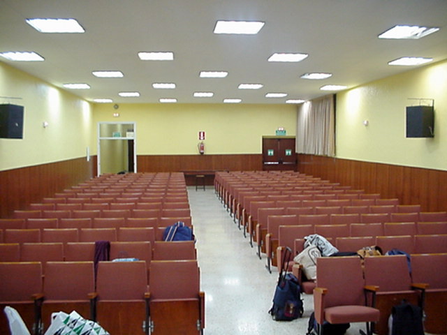 2002-19 Salón de actos desde el escenario