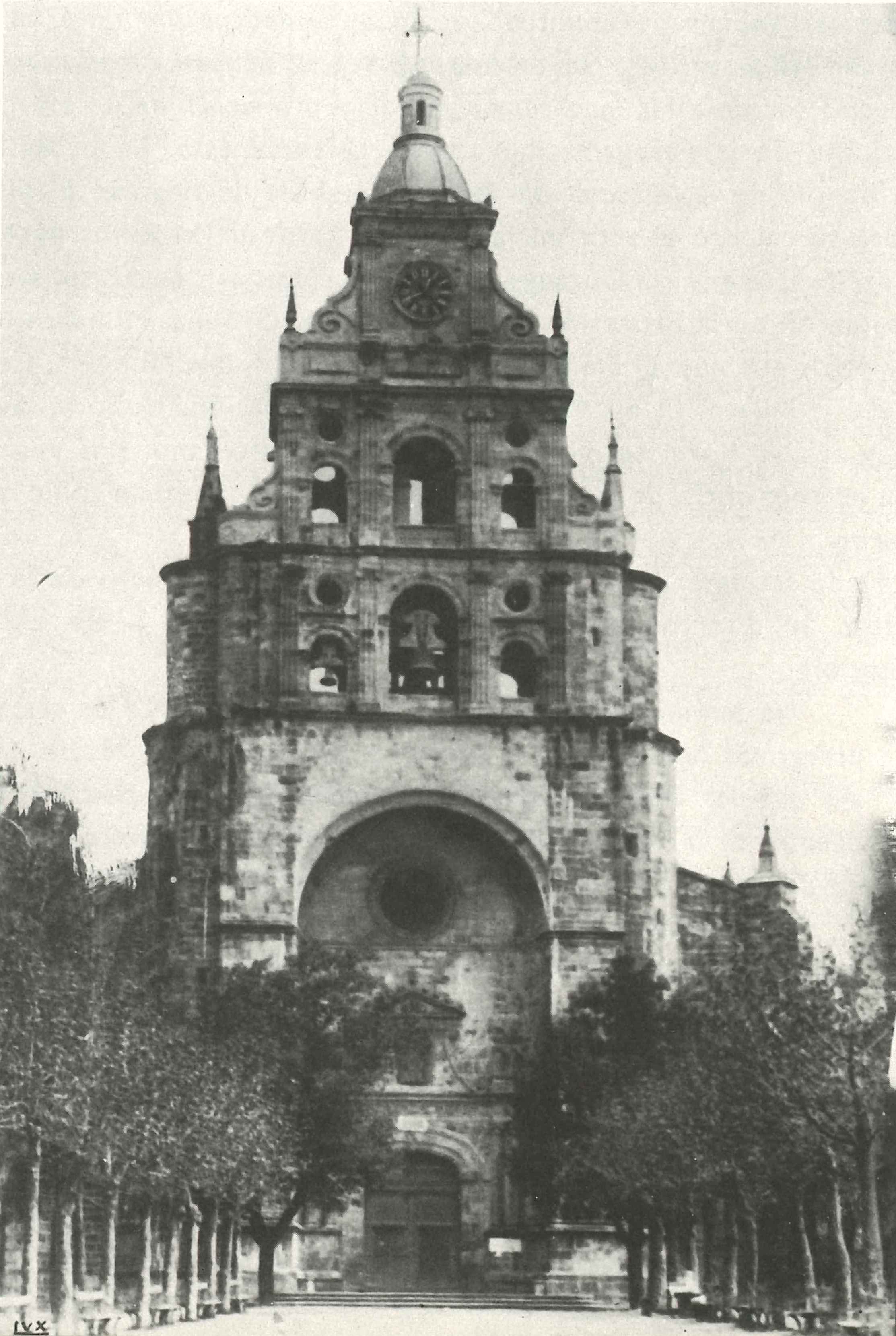 Torre que cobijó la coronación. 1900