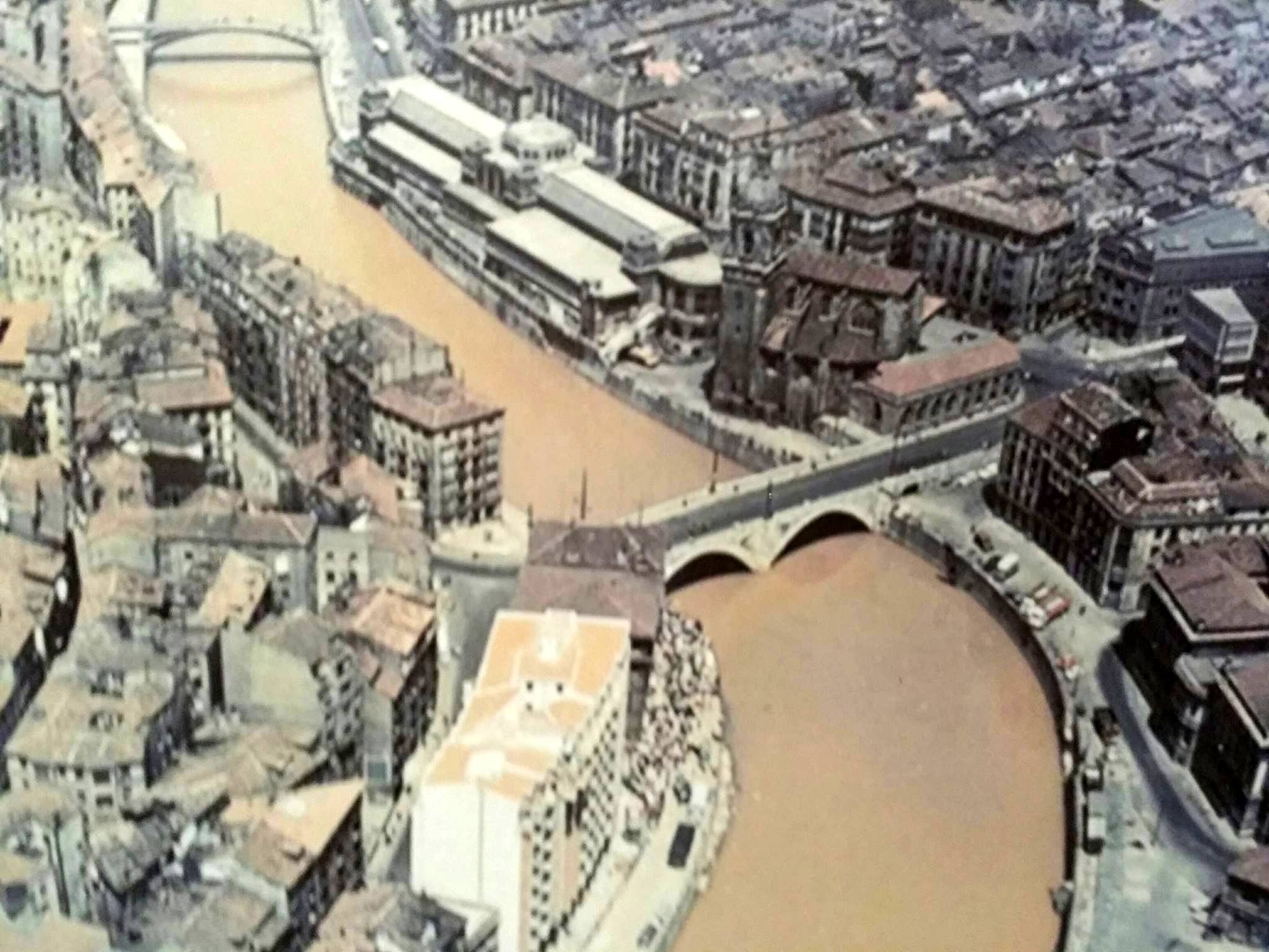 Foto aérea ría de Bilbao, Fuente Museo Marítimo Ría de Bilbao.Bilbao como has cambiado