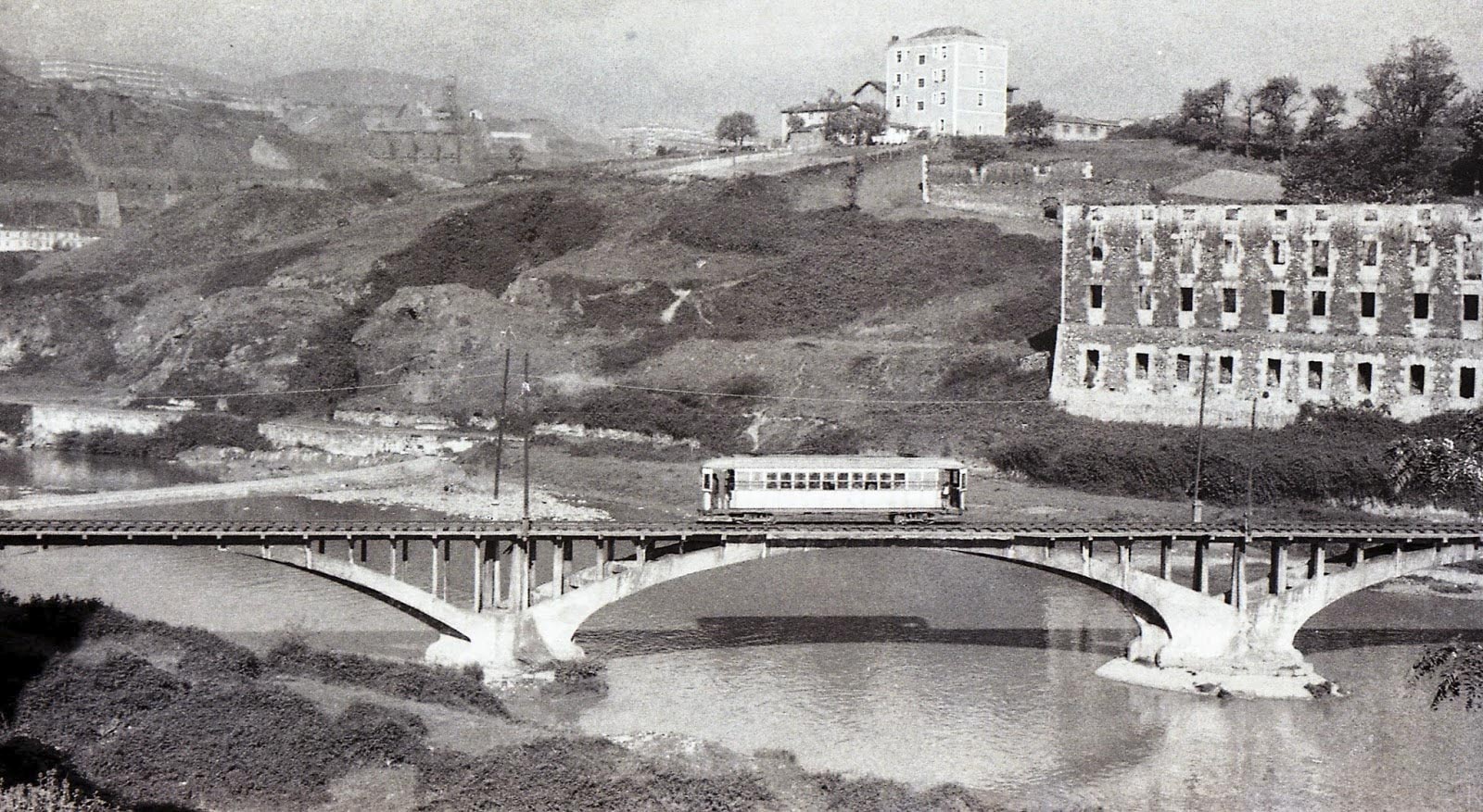 Fotografía de Trevor Rowe. Archivo EuskoTrenMuseo Vasco del Ferrocarril en historiastren.blogspot