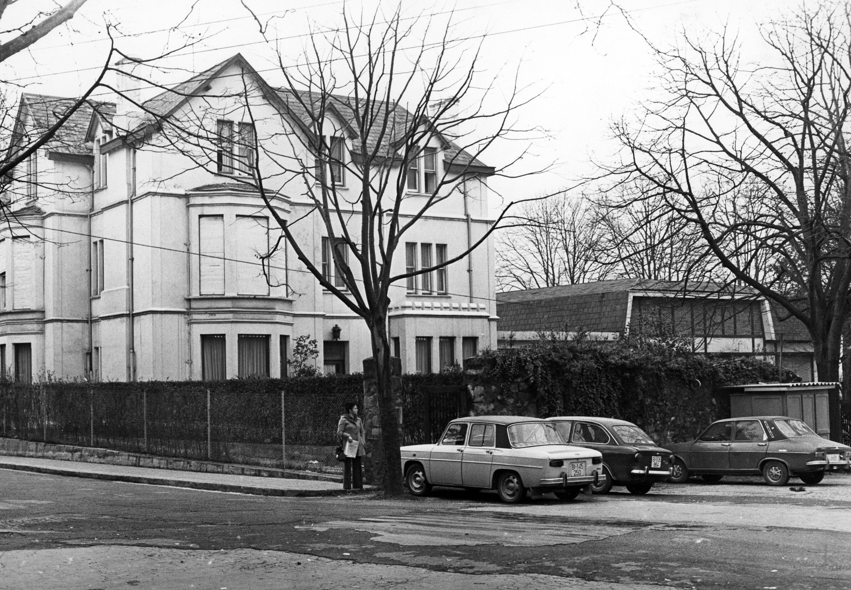 Palacio del Pino de la fotógrafa Eulalia Abaitua, actual Instituto Clínico Quirúrgico de Oftalmología, en la calle Virgen de Begoña Ca. décad