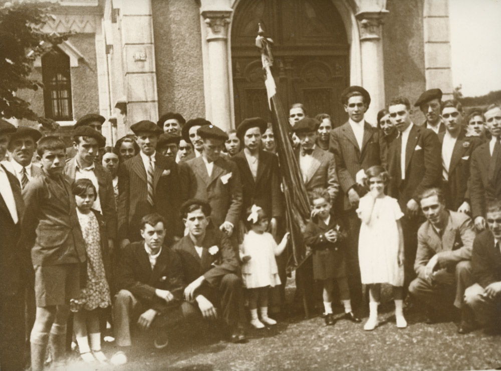 Fiestas del Carmen año ---- Un grupo de asistentes a la misa an