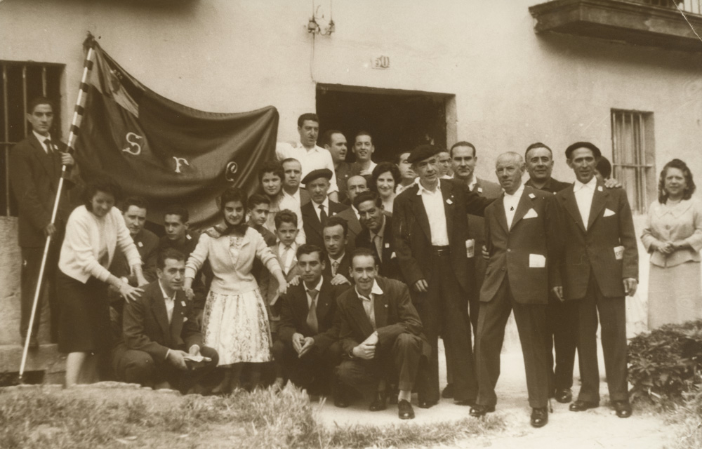 Fiestas del Carmen, año 1958. Un grupo de asistentes a la misa