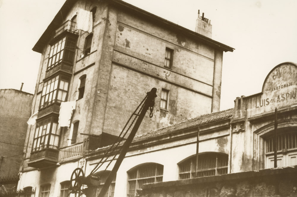 Talleres de cartonaje de Luis Aspiunza en el callejón de Allend