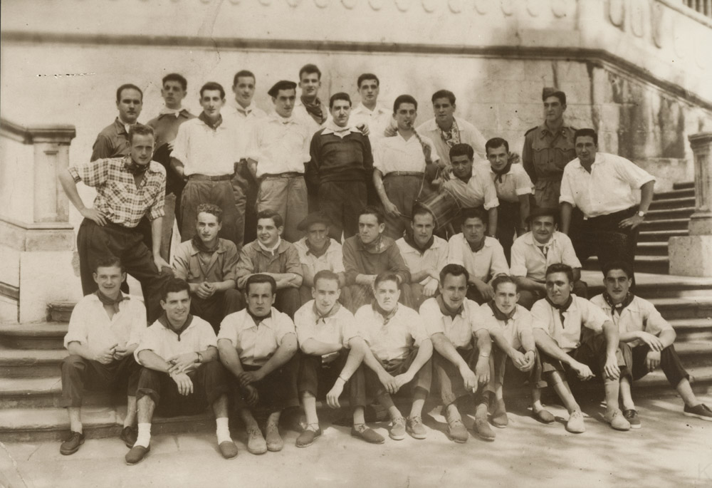 Tertulia en las escaleras del Carmelo.