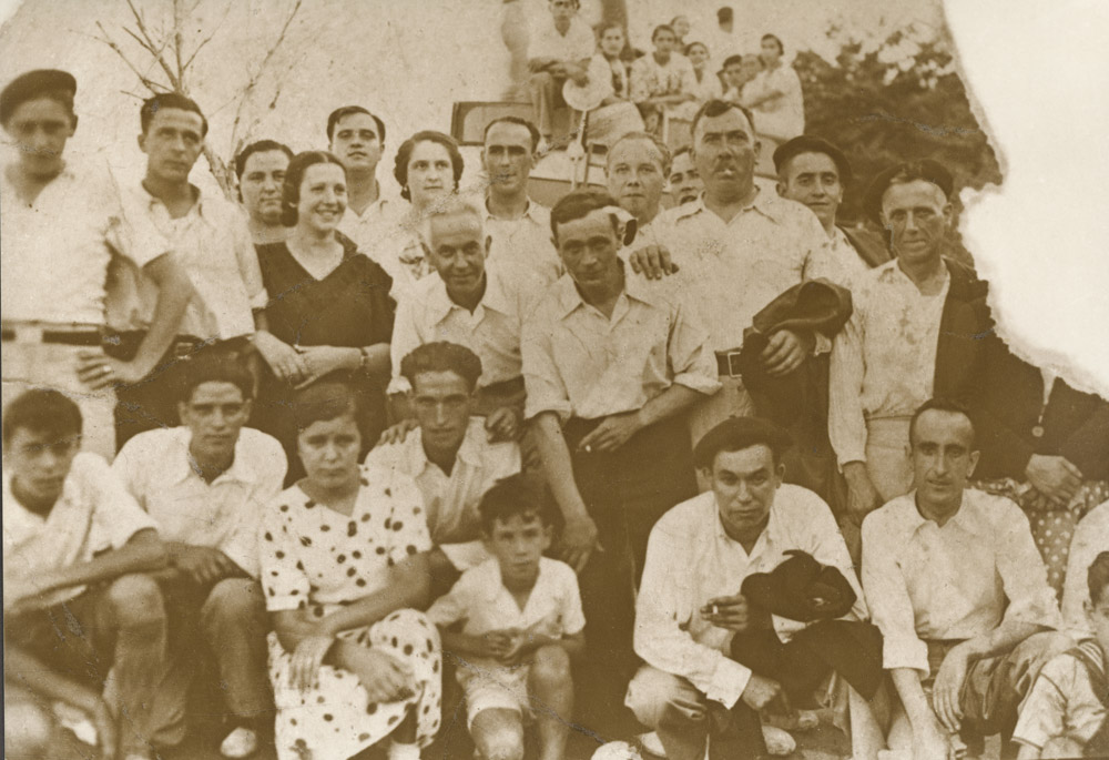 Excursión del Santuchu F.C. a Guernica. Excursionistas en la ca