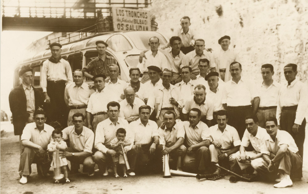 Excursión a la Rioja de la tertulia Los Tronchos. En la parte s