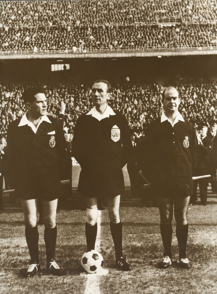 Juanito Gardeazabal, árbitro de futbol