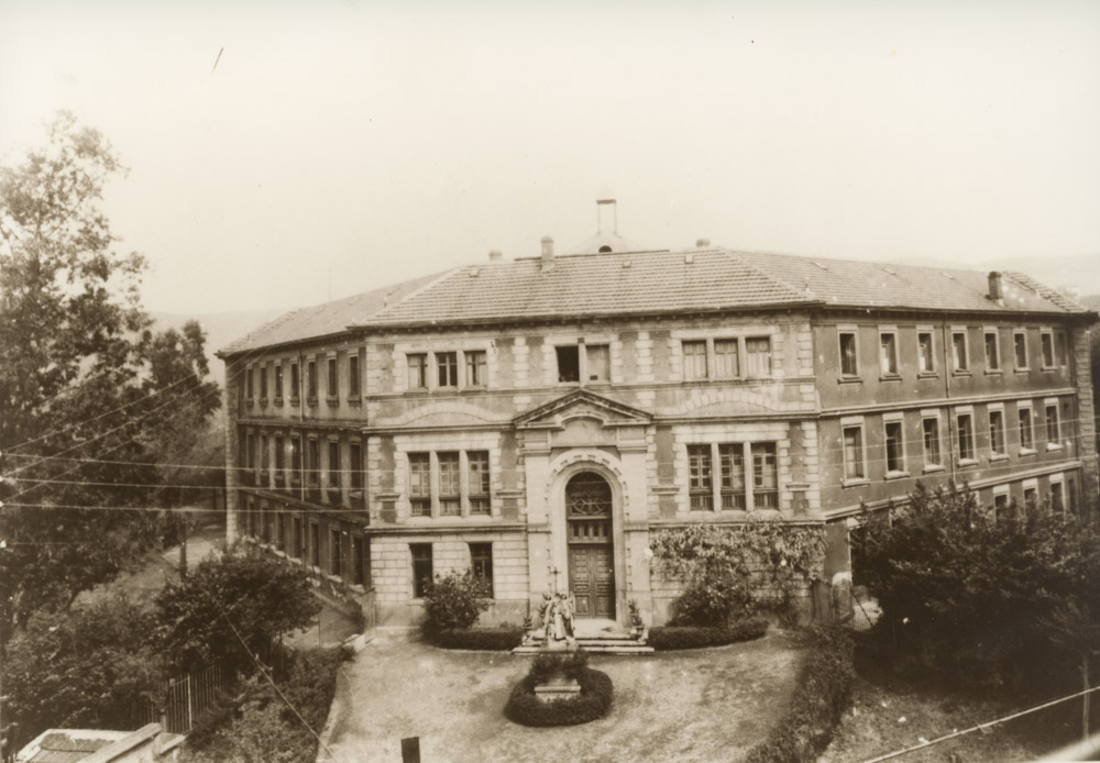 Colegio Ángeles Custodios de la calle Zabalbide
