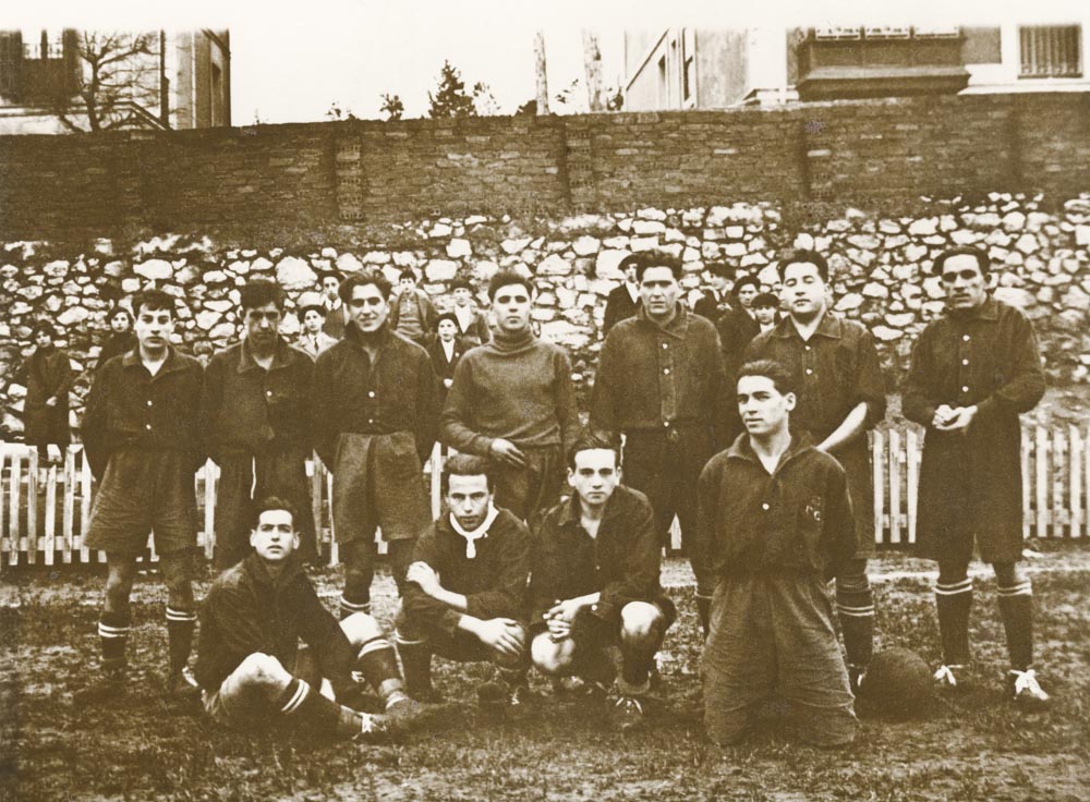 Equipo del Santuchu F.C. en el campo Landa Orlegui. Año ------