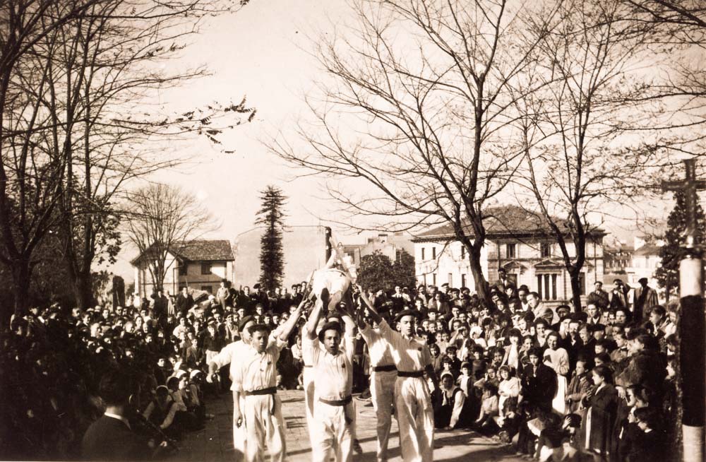 Fiestas en el Carmelo. A fonda el chalet de Orúe que después s