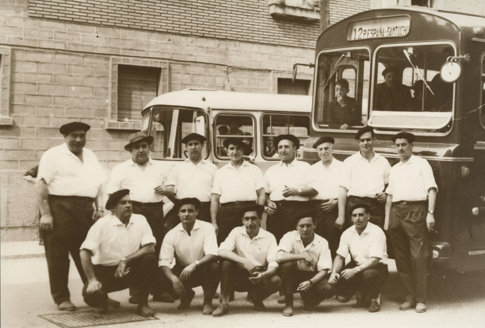 Grupo de excursionistas en la campa Basarrate. Tertulia Los Camp